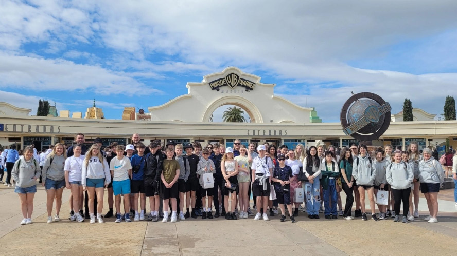 pupils on a school trip to Parque Warner, Madrid